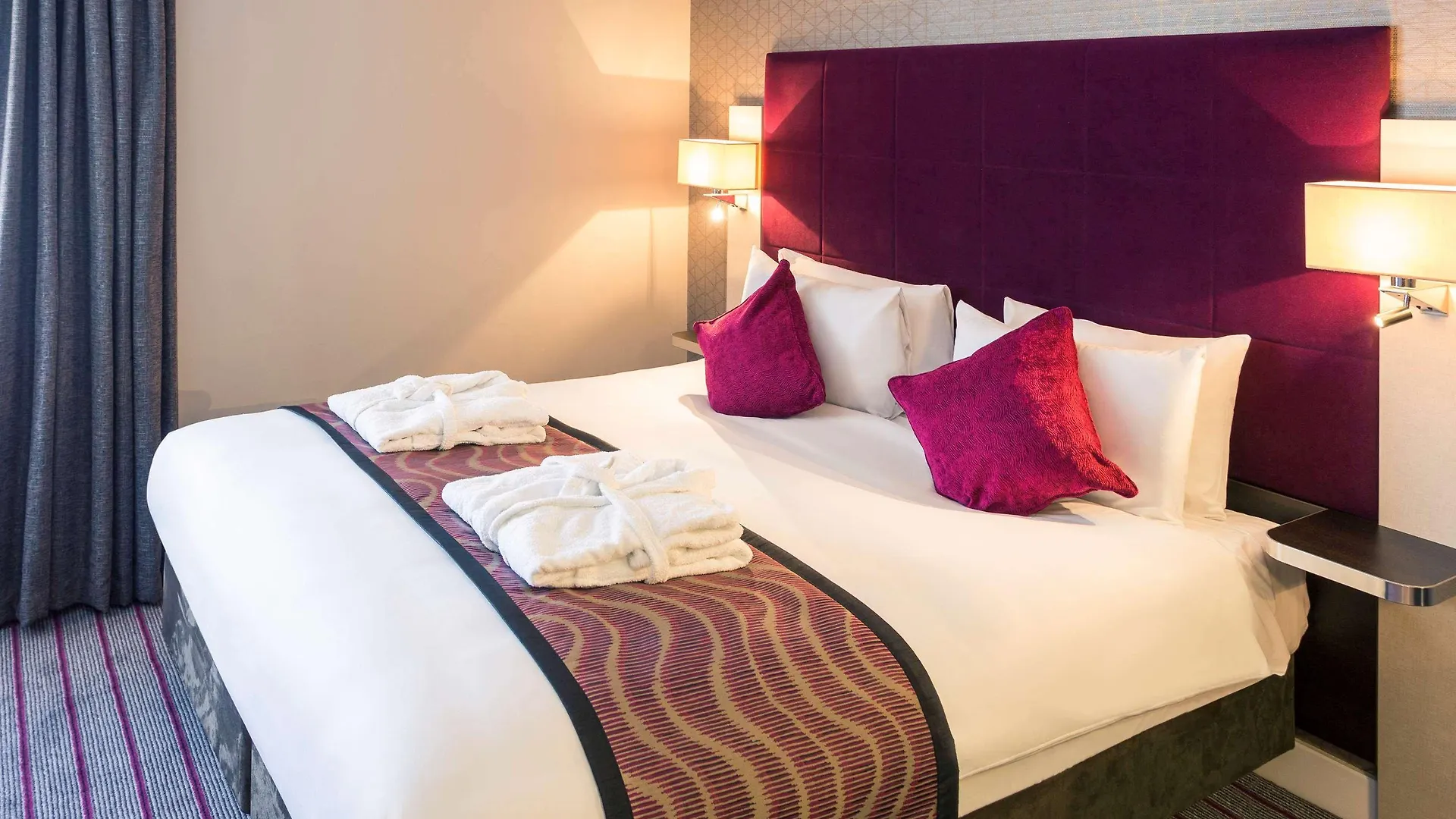 Mercure London Heathrow Airport Hillingdon 4*,  United Kingdom