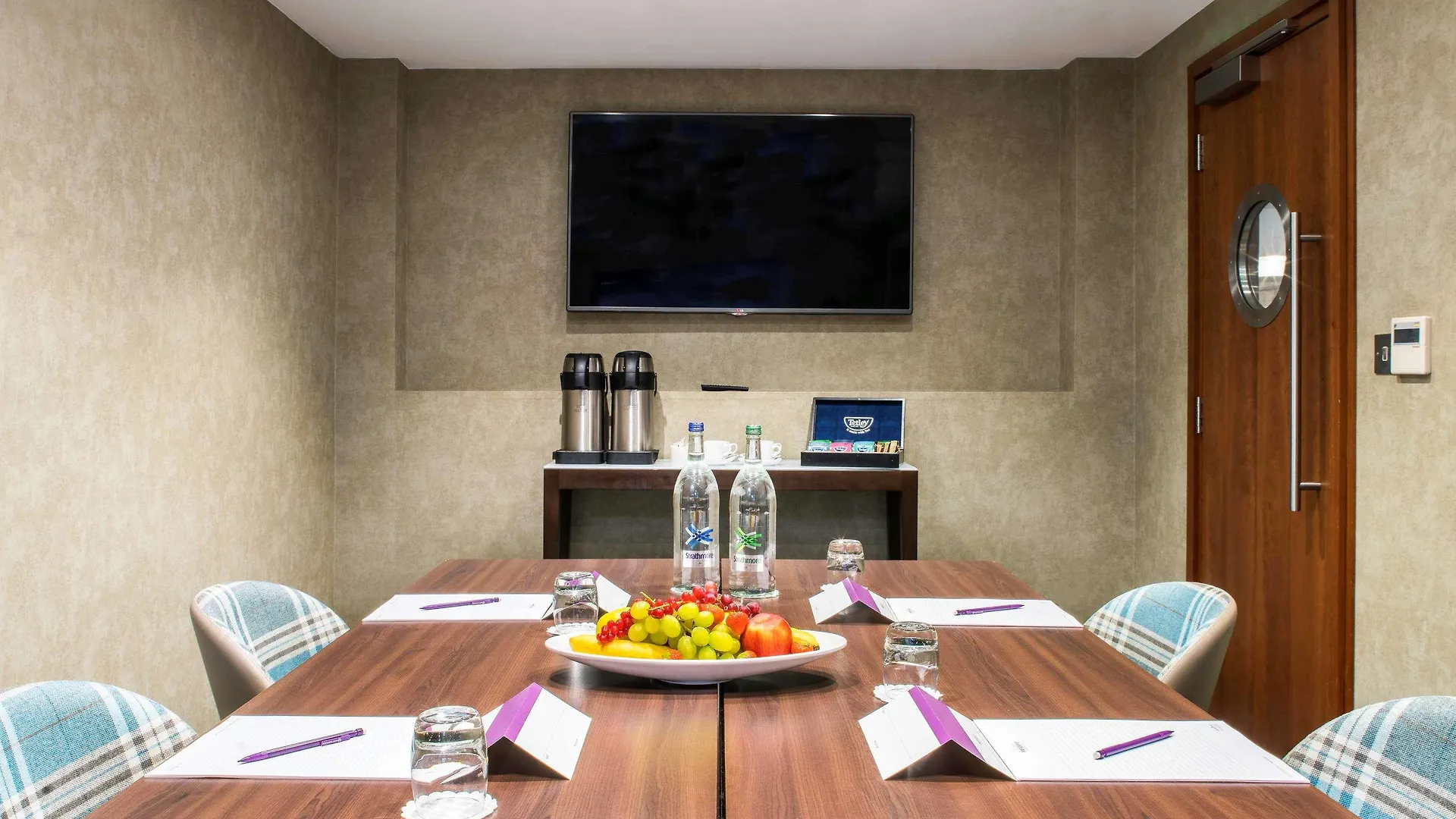 Mercure London Heathrow Airport Hillingdon 4*,  United Kingdom