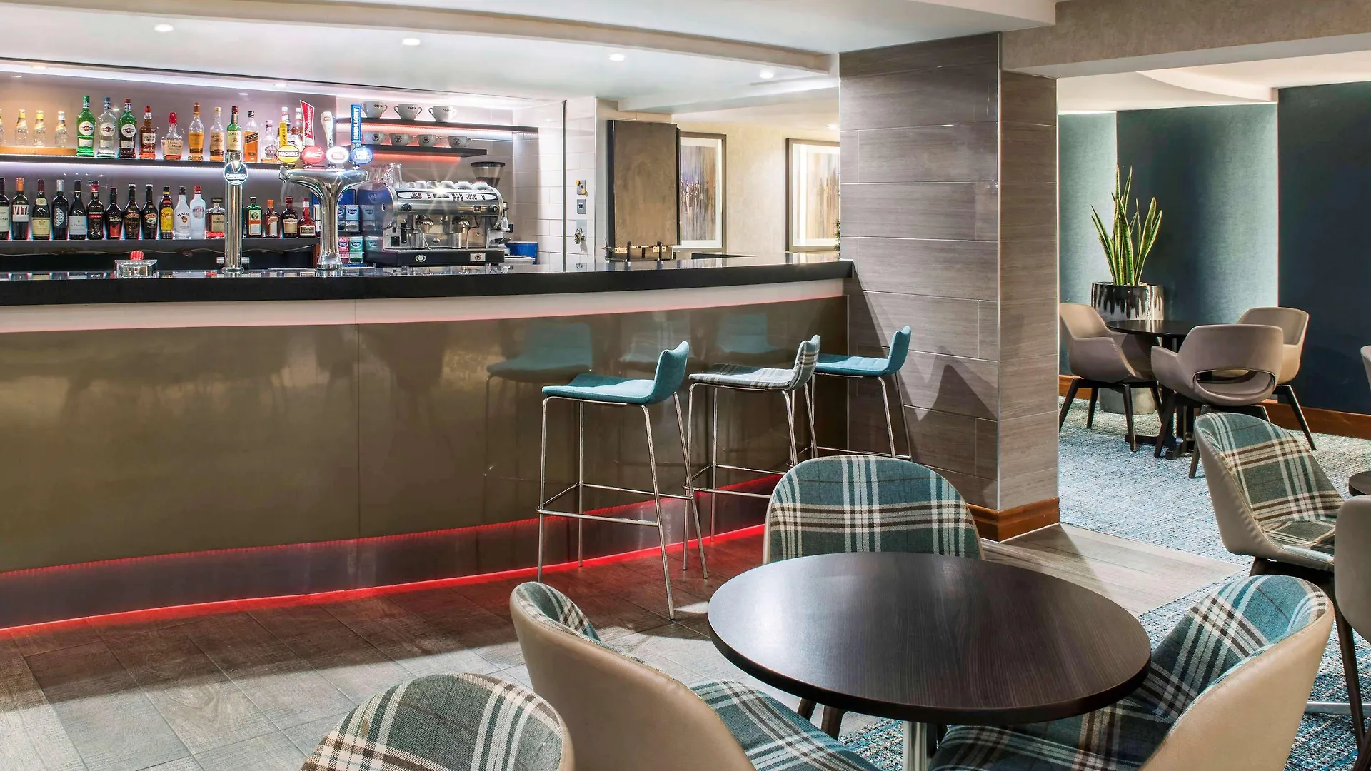 Mercure London Heathrow Airport Hillingdon Hotel