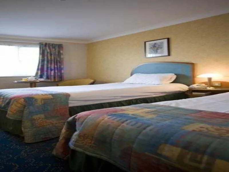 Mercure London Heathrow Airport Hillingdon 4*,